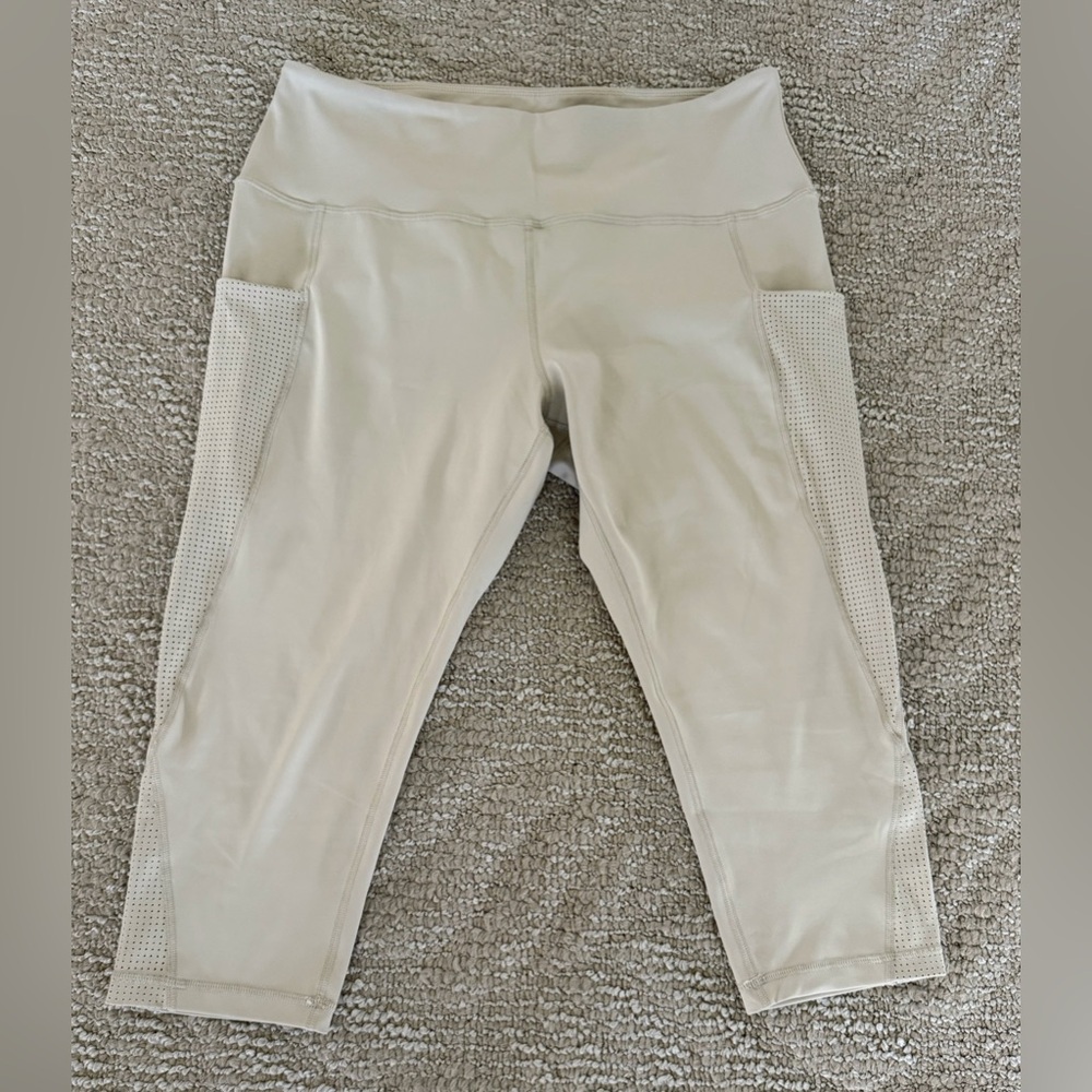 Women's Cream Cropped Athleisure Leggings